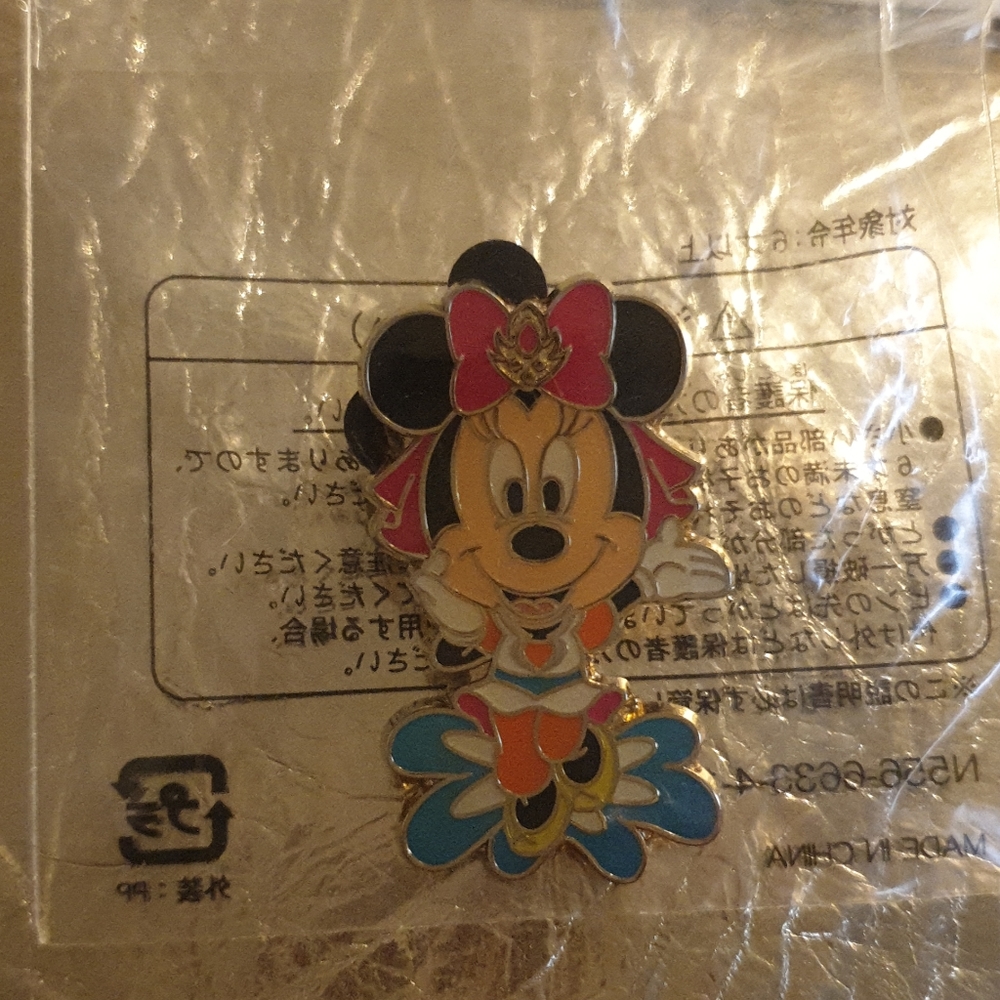 Minnie Mouse Disney pin